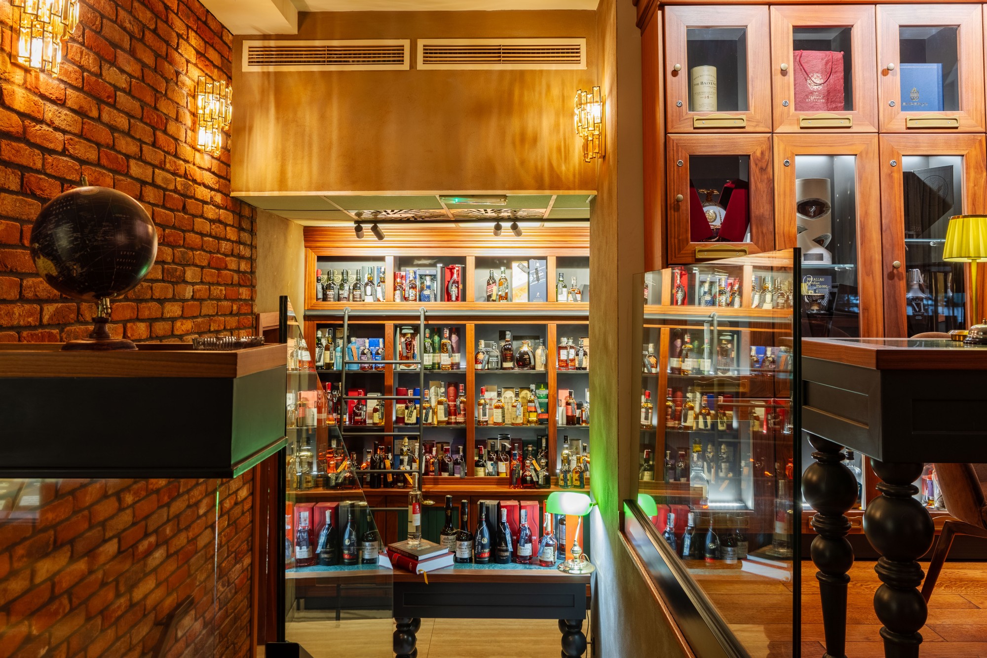 Cigar Lounge 5